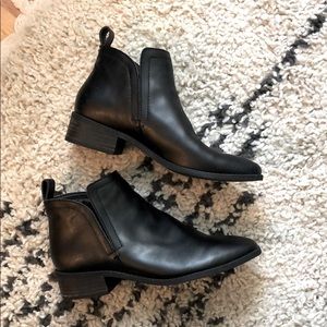 Dolce Vita Tivon Booties